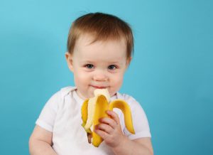 فوائد الموز ومتى يمكنك تقديم الموز الى طفلك ؟