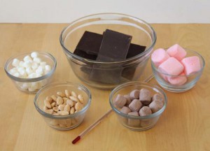 مكعبات الشوكولاتة والمارشملو اللذيذة
