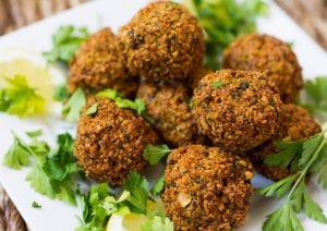 طريقة عمل الطعمية على الطريقة المصرية بالصور
