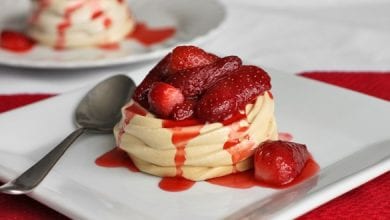 Photo of بسكويت المارينج الإيطالي بصوص الفراولة