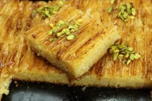 طريقة عمل البقلاوة بخطوات سهلة وبسيطة