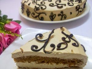عدة وصفات لعمل كريمة لتزيين الكيك