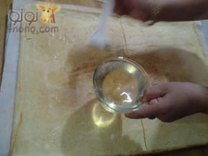 طريقة عمل حلوى لاكريم بعجينة اللوز بالصور