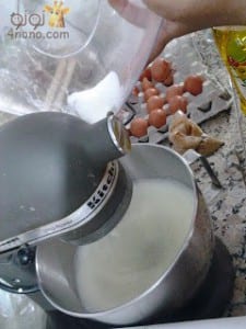 طريقة عمل حلوى لاكريم بعجينة اللوز بالصور