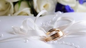 وضع حدود للاصدقاء في الحياة الزوجية حتى لا يفسدوا حياتك
