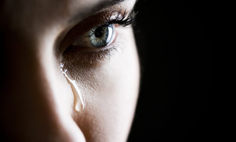 الدموع سلاح المراة