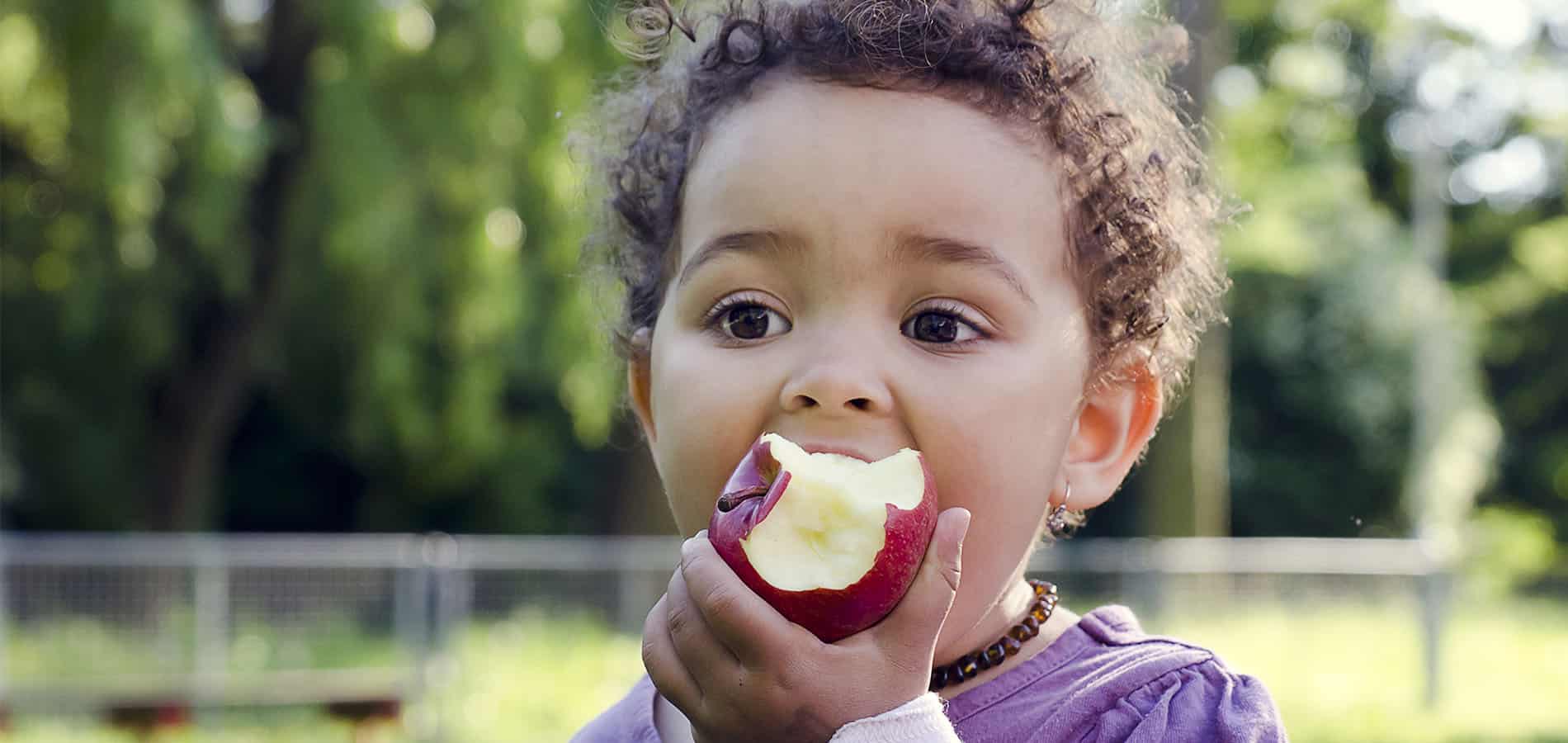 أطعمة تساعد فى علاج الامساك عند الاطفال