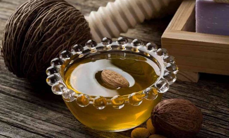 علاج الهالات السوداء بوصفات من زيت اللوز