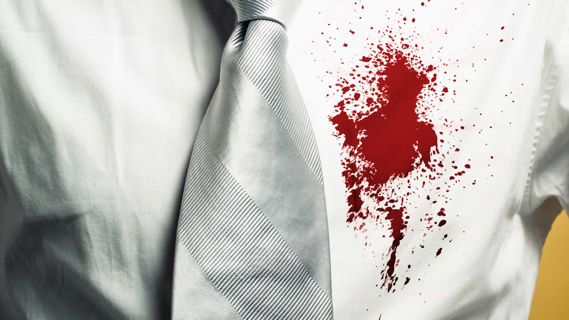 طرق التخلص من بقع الدم على الملابس بالصور