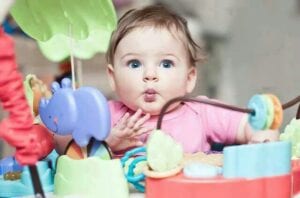 100 طريقة لجعل طفلك اسعد طفل في العالم