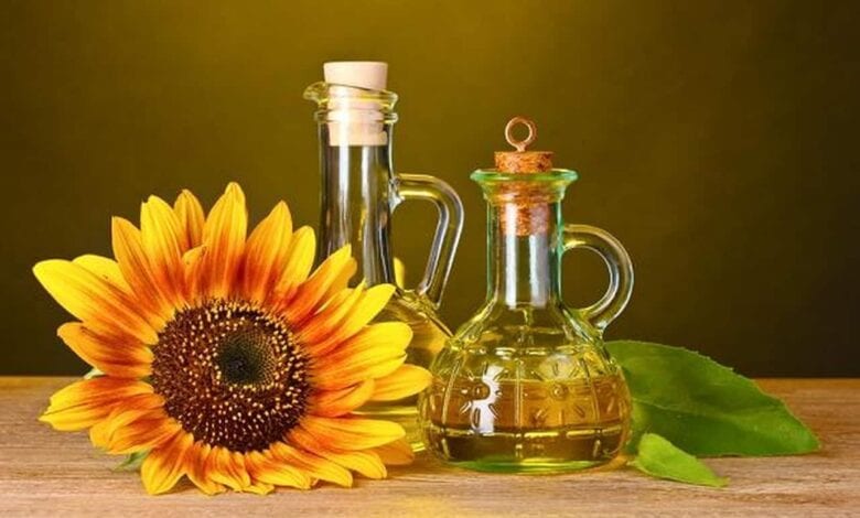 زيت عباد الشمس لعلاج الشعر التالف