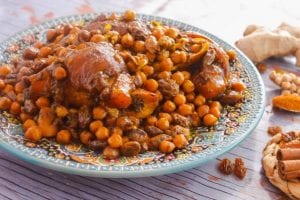 أعملي شوربة و فتة الكوارع بالحمص وتعرفي علي فوائدها الصحية