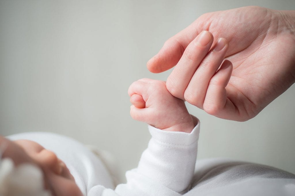 كيف يمكن للزوج مساندة و دعم الزوجة بعد الولادة
