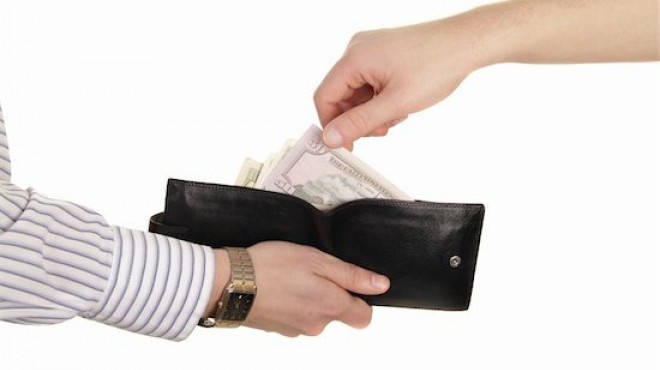 مصروف الزوجة الشخصي إزاي تطلبه من زوجها بذكاء دون مشاكل