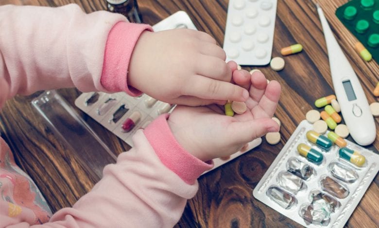 نصائح للأم عند إعطاء ادوية الاطفال