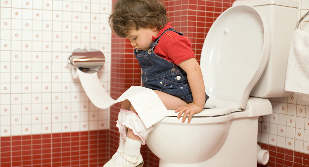 علامات تأهب الطفل لبدء التدريب على استخدام التواليت