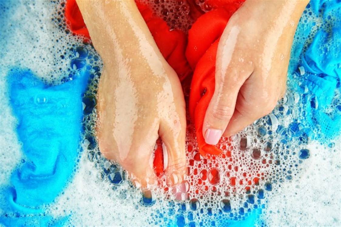 اهمية غسل الملابس الجديدة قبل إستخدامها