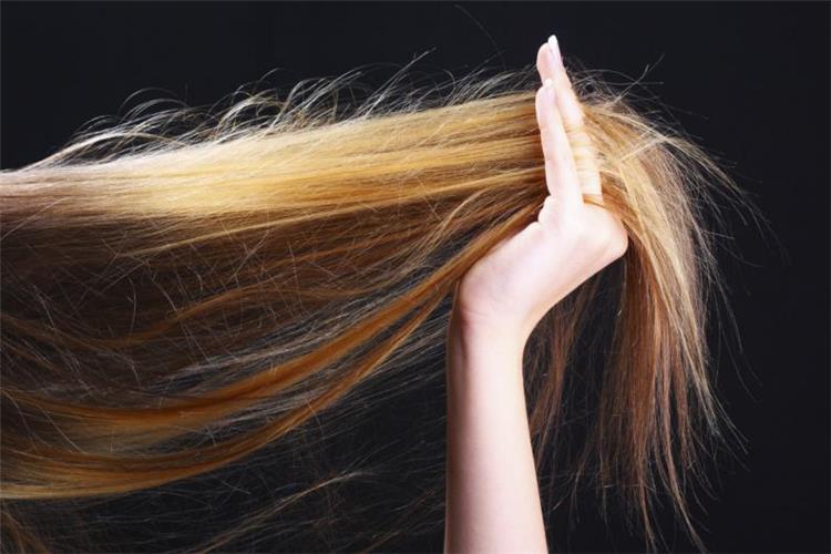 10 أمور يجب اتباعها عند صبغ الشعر خلال فترة الحمل أو الرضاعة
