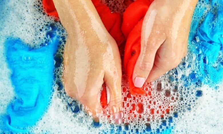 اهمية غسل الملابس الجديدة قبل إستخدامها