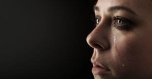  طريقة بكائك تكشف شخصيتك