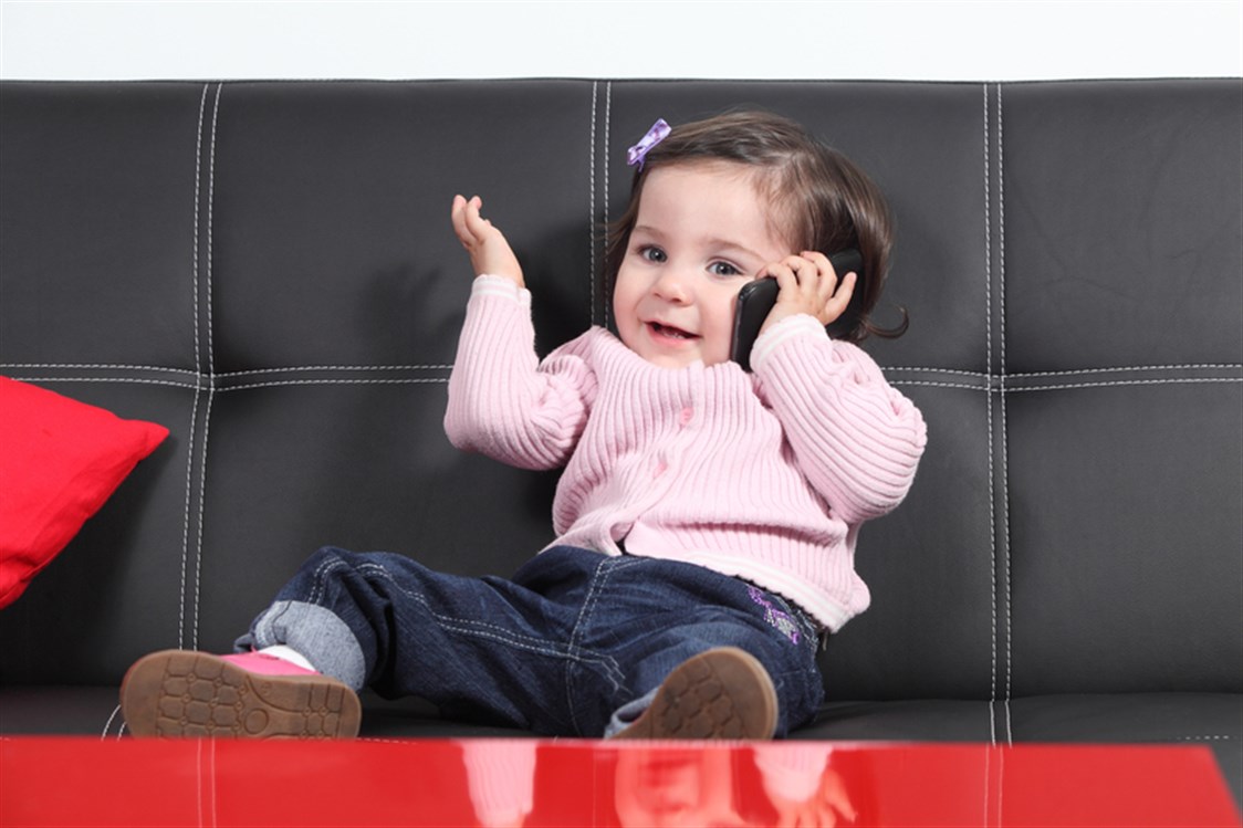 متى يبدأ الطفل بالكلام و تاخر الكلام عند الاطفال