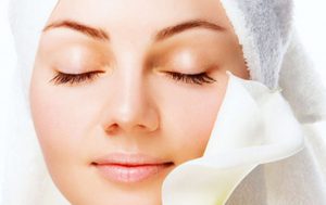 طرق العناية بالبشرة يومياً