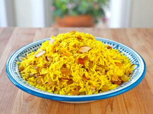فوائد الزعفران الجمالية والصحية مع طريقة عمل الأرز بالزعفران والقرنفل