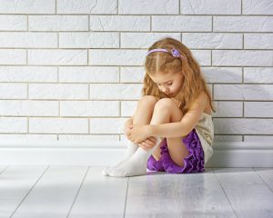 طفلي يضربني هل أضربه أم ماذا أفعل حتى لا يكبر كذلك