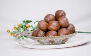 لقمة القاضي بالكاكاو و الفول السوداني للشيف نجلاء الشرشابي
