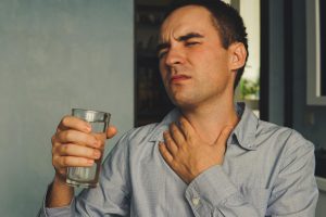 كيف تتخلصي من جفاف الفم والحلق في رمضان