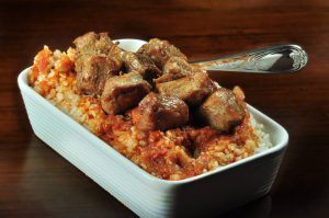 طريقة عمل فتة عيد الاضحى باللحم الضاني مع فوائد الفتة الصحية