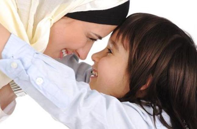 كيف يمكنك أن تكوني صديقة لأولادك؟