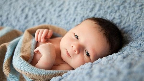 انتفاخ الثدي عند الرضع أسبابه ونصائح التعامل معه