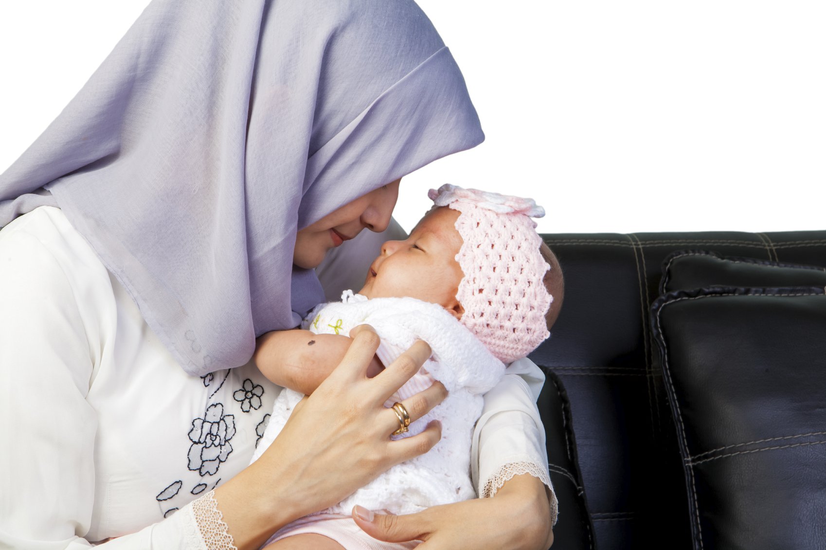 Photo of جليسه اطفال تفكر بأشياء ولا تبوح بها