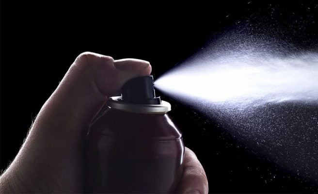 لا تفعلي هذه الأخطاء عند إستخدام مزيل العرق