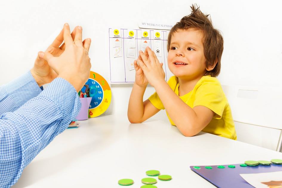 ضبط سلوك الطفل وتصرفاته بقواعد يومية