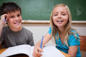المشاكل المدرسية التي تواجه طفلك وطرق حلها