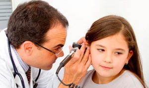 إرتشاح ماء خلف طبلة الاذن والأعراض والعلاج
