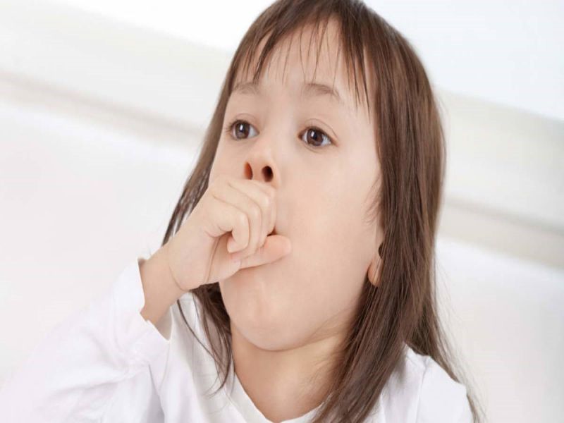 عالجي الكحة للاطفال والرضع بطرق طبيعية وطرق طبية
