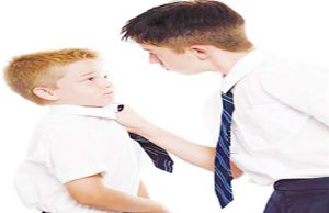 طفلي يتعرض للضرب بالمدرسة ماذا أفعل؟ وهل أتدخل أم أتركه يتصرف؟