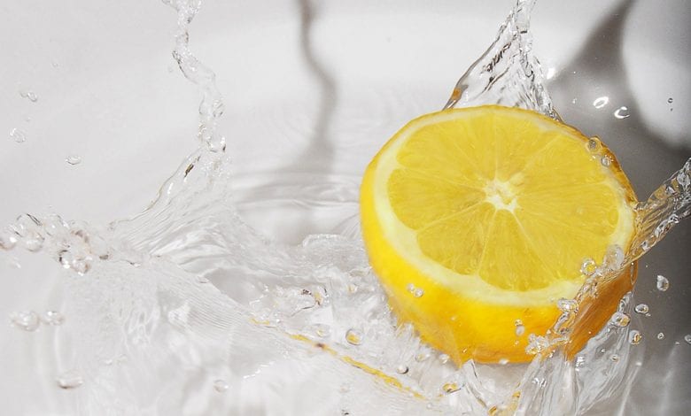 وصفة الليمون لازالة السموم من الجسم وإدرار البول