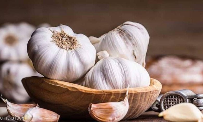 الثوم لعلاج الفطريات الجلدية والفطريات المعوية والنسائية