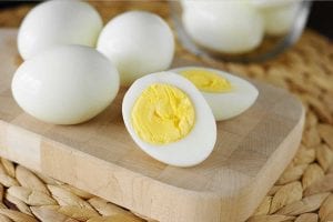 أفضل 10 اطعمة مفيدة للطاقة الايجابية و تزويدها
