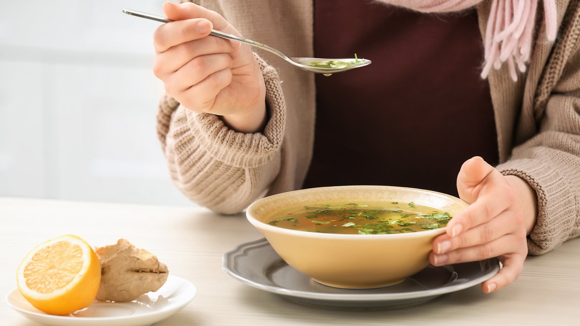 طريقة عمل الشوربة الحارقة للدهون مع نظام غذائي