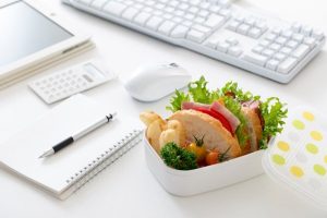 أفكار و نصائح عن الغذاء الصحي اثناء العمل