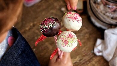 Photo of طريقة لاستغلال بواقي الكيك “cake pops”