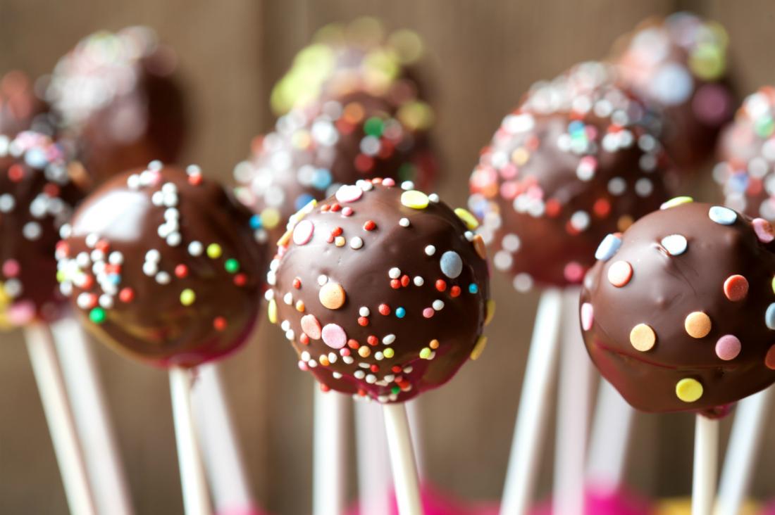 طريقة لاستغلال بواقي الكيك "cake pops"