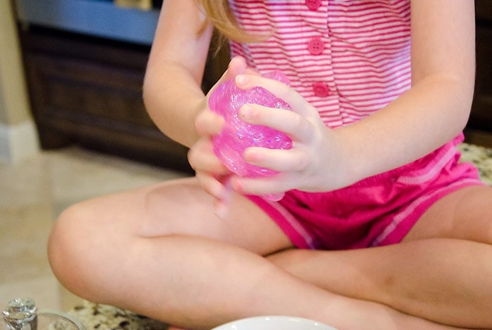 طريقة عمل العجينة اللزجة للاطفال "silly putty" بكل سهولة بالصور