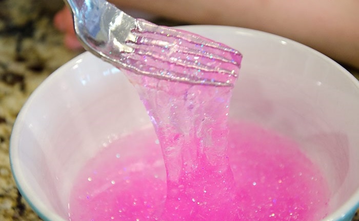 طريقة عمـل العجينة اللزجة للاطفال "silly putty" بكل سهولة بالصور