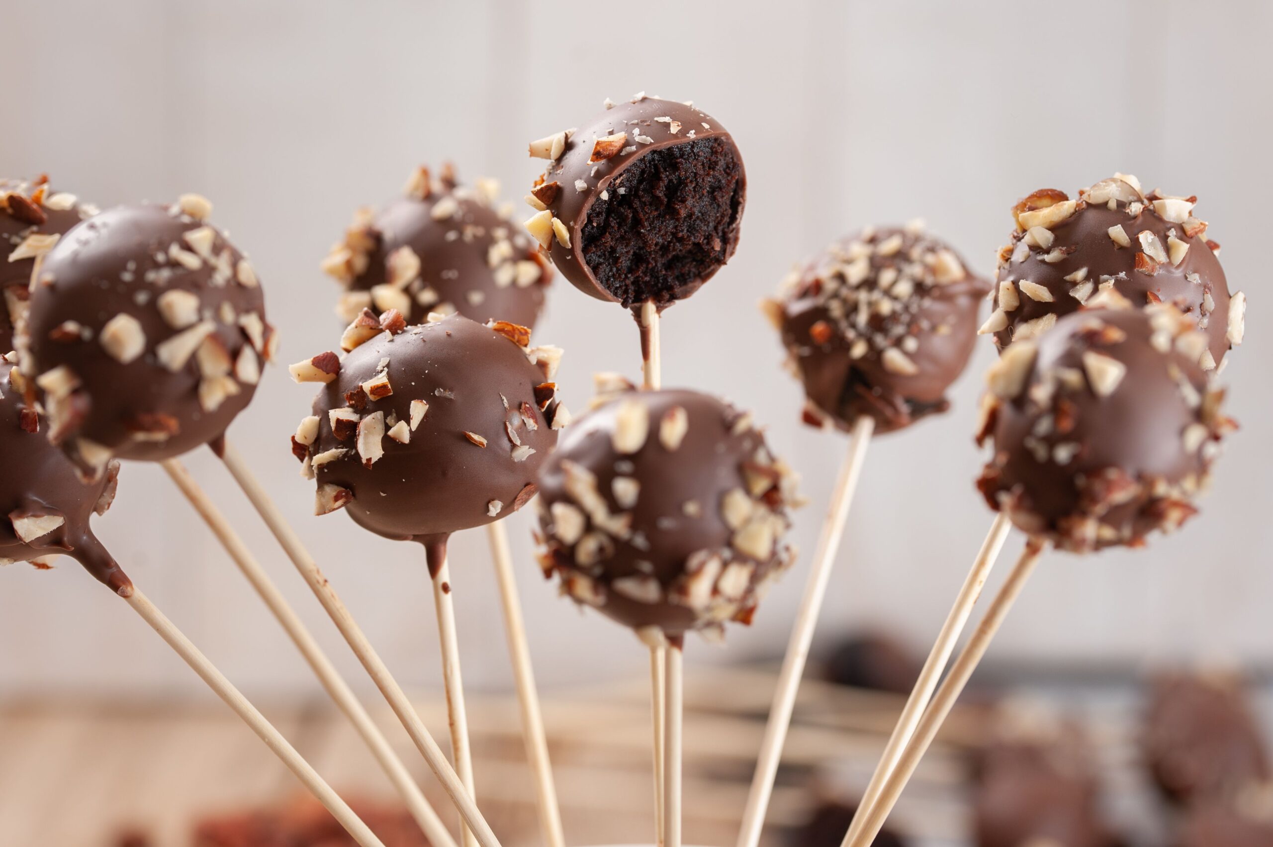 طريقة لاستغلال بـواقي الكيك "cake pops"